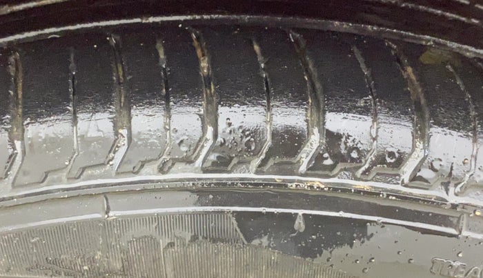 2023 Hyundai NEW I20 ASTA (O) 1.2 IVT, Petrol, Automatic, 16,175 km, Left Front Tyre Tread