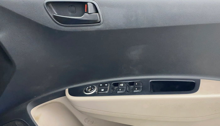 2019 Hyundai Grand i10 MAGNA 1.2 KAPPA VTVT, Petrol, Manual, 32,266 km, Driver Side Door Panels Control