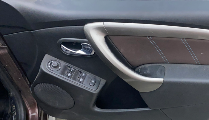 2021 Renault Duster RXZ 1.5 PETROL MT, Petrol, Manual, 36,181 km, Driver Side Door Panels Control