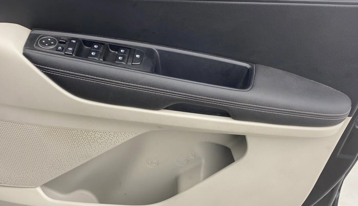 2023 KIA SONET HTX 1.5D IMT, Diesel, Manual, 39,229 km, Driver Side Door Panels Control