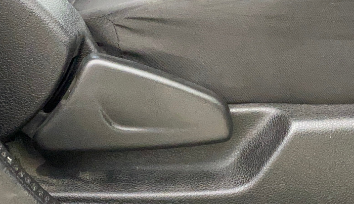 2021 Renault Kwid RXT 1.0 AMT (O), Petrol, Automatic, 24,832 km, Driver Side Adjustment Panel