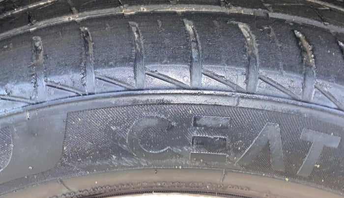 2021 Renault Kwid RXT 1.0 AMT (O), Petrol, Automatic, 24,832 km, Left Front Tyre Tread