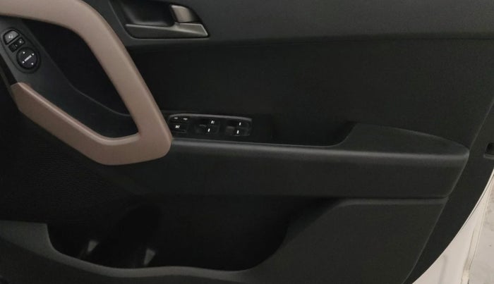 2016 Hyundai Creta SX PLUS 1.6 PETROL, Petrol, Manual, 79,801 km, Driver Side Door Panels Control