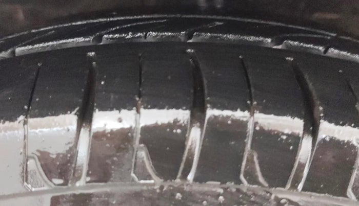 2014 Honda Amaze 1.2L I-VTEC S AT, Petrol, Automatic, 61,628 km, Left Front Tyre Tread