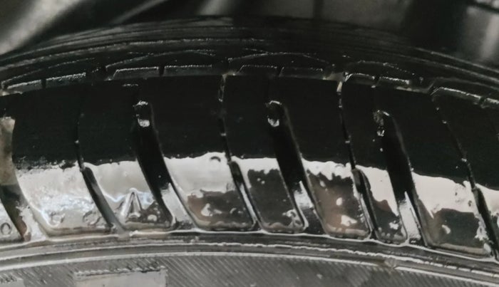 2014 Honda Amaze 1.2L I-VTEC S AT, Petrol, Automatic, 61,628 km, Left Rear Tyre Tread