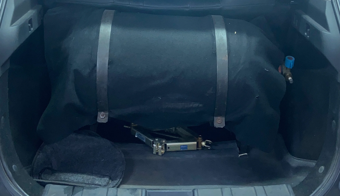 2018 Tata NEXON XM PETROL, CNG, Manual, 94,517 km, Boot Inside