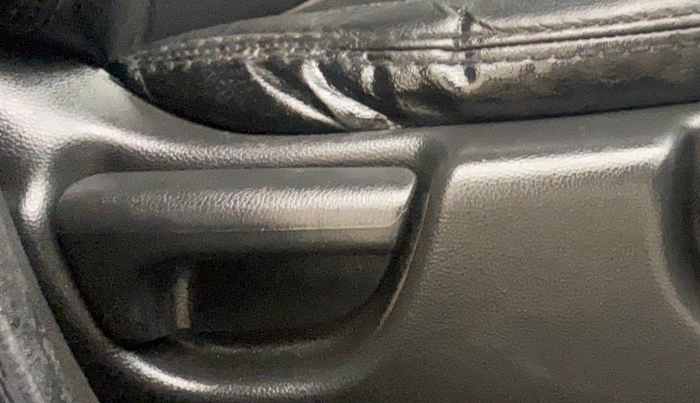 2015 Honda Jazz 1.5L I-DTEC VX, Diesel, Manual, 1,23,243 km, Driver Side Adjustment Panel