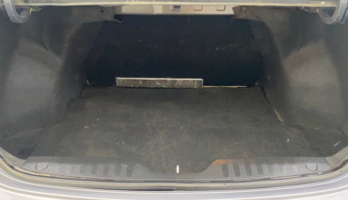 2017 Maruti Ciaz DELTA 1.4 MT PETROL, Petrol, Manual, 85,405 km, Boot Inside