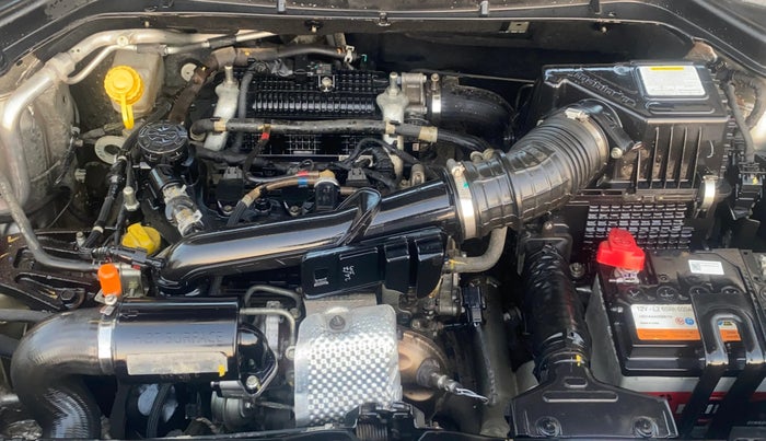 2022 Mahindra XUV300 W4 1.2 PETROL, Petrol, Manual, 23,259 km, Engine View
