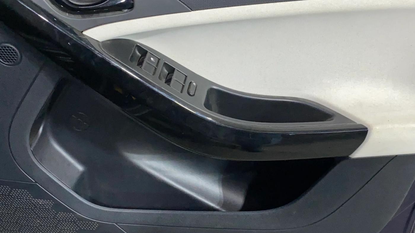 2025 Tata NEXON Creative Plus (PS) 1.2 iCNG Dual Tone, CNG, Manual, 8,166 km, Driver Side Door Panels Control