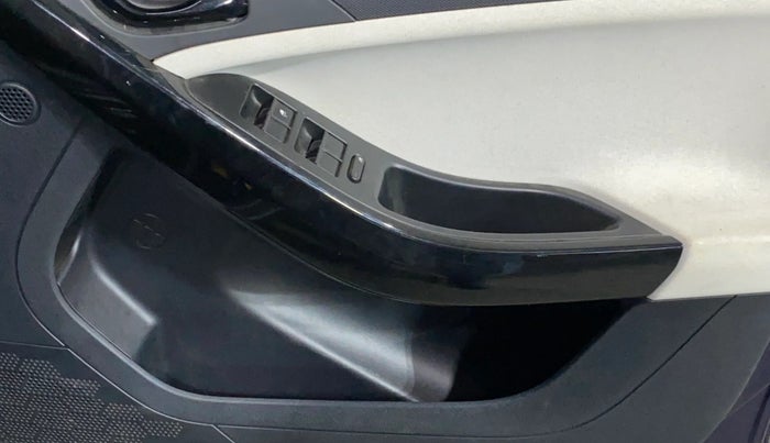 2025 Tata NEXON Creative Plus (PS) 1.2 iCNG Dual Tone, CNG, Manual, 8,166 km, Driver Side Door Panels Control