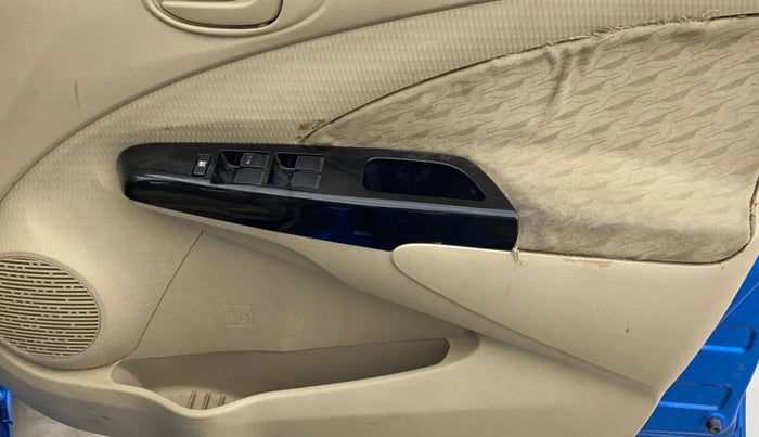 2017 Toyota Etios Liva VX, Petrol, Manual, 46,377 km, Driver Side Door Panels Control