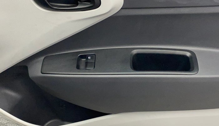 2024 Hyundai GRAND I10 NIOS ERA 1.2 KAPPA VTVT, Petrol, Manual, 4,869 km, Driver Side Door Panels Control