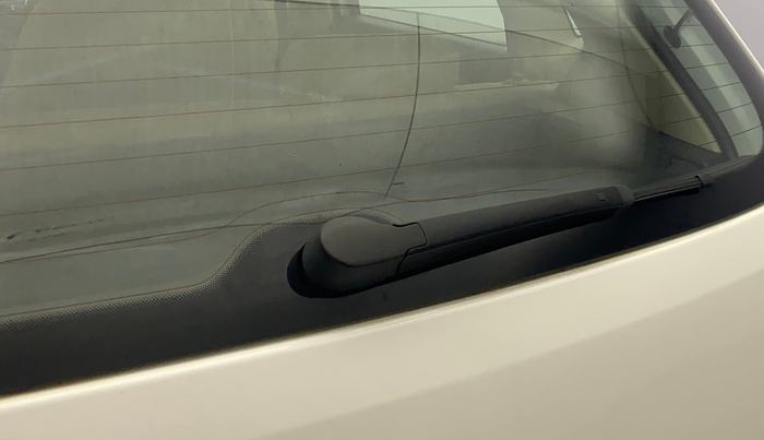 2016 Volkswagen Polo HIGHLINE1.2L, Petrol, Manual, 61,619 km, Rear Wiper