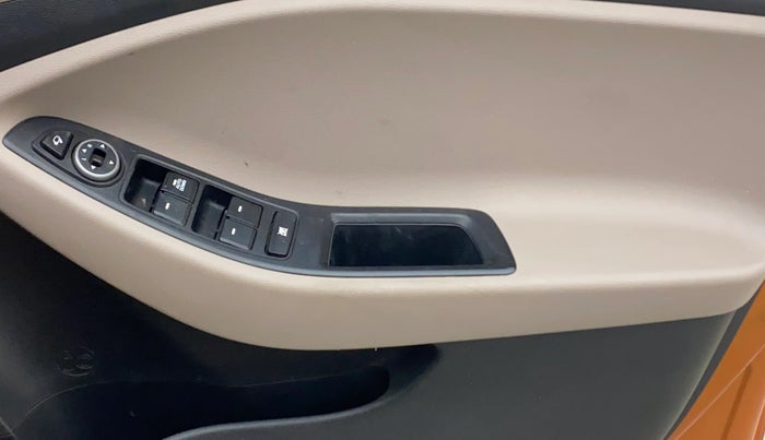 2019 Hyundai Elite i20 SPORTZ PLUS  1.2 CVT, Petrol, Automatic, 31,205 km, Driver Side Door Panels Control