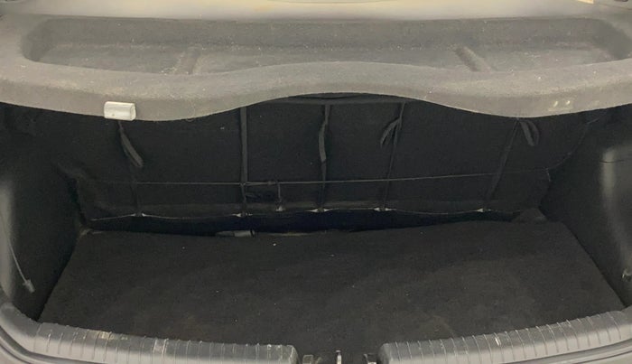 2016 Hyundai Grand i10 SPORTZ 1.2 KAPPA VTVT, Petrol, Manual, 44,216 km, Boot Inside