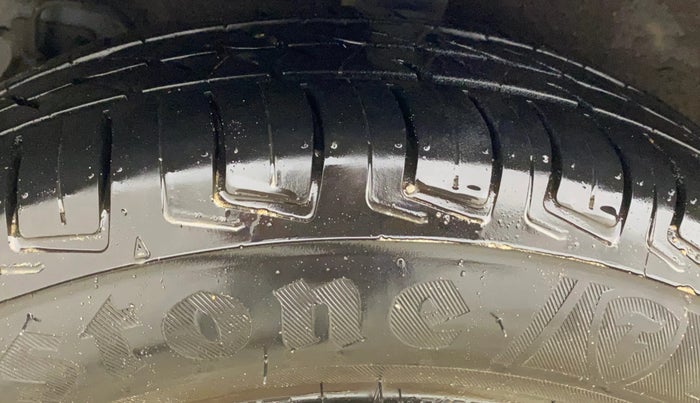 2016 Hyundai Grand i10 SPORTZ 1.2 KAPPA VTVT, Petrol, Manual, 44,216 km, Right Rear Tyre Tread