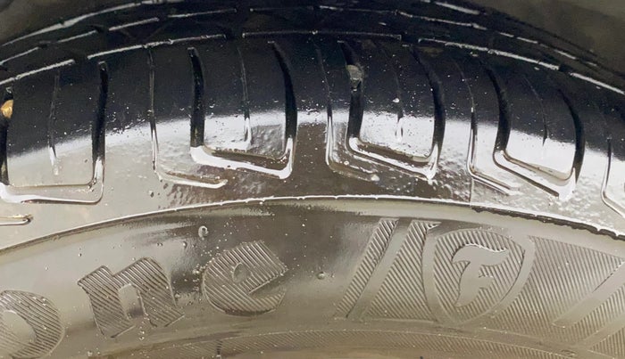 2016 Hyundai Grand i10 SPORTZ 1.2 KAPPA VTVT, Petrol, Manual, 44,216 km, Left Front Tyre Tread