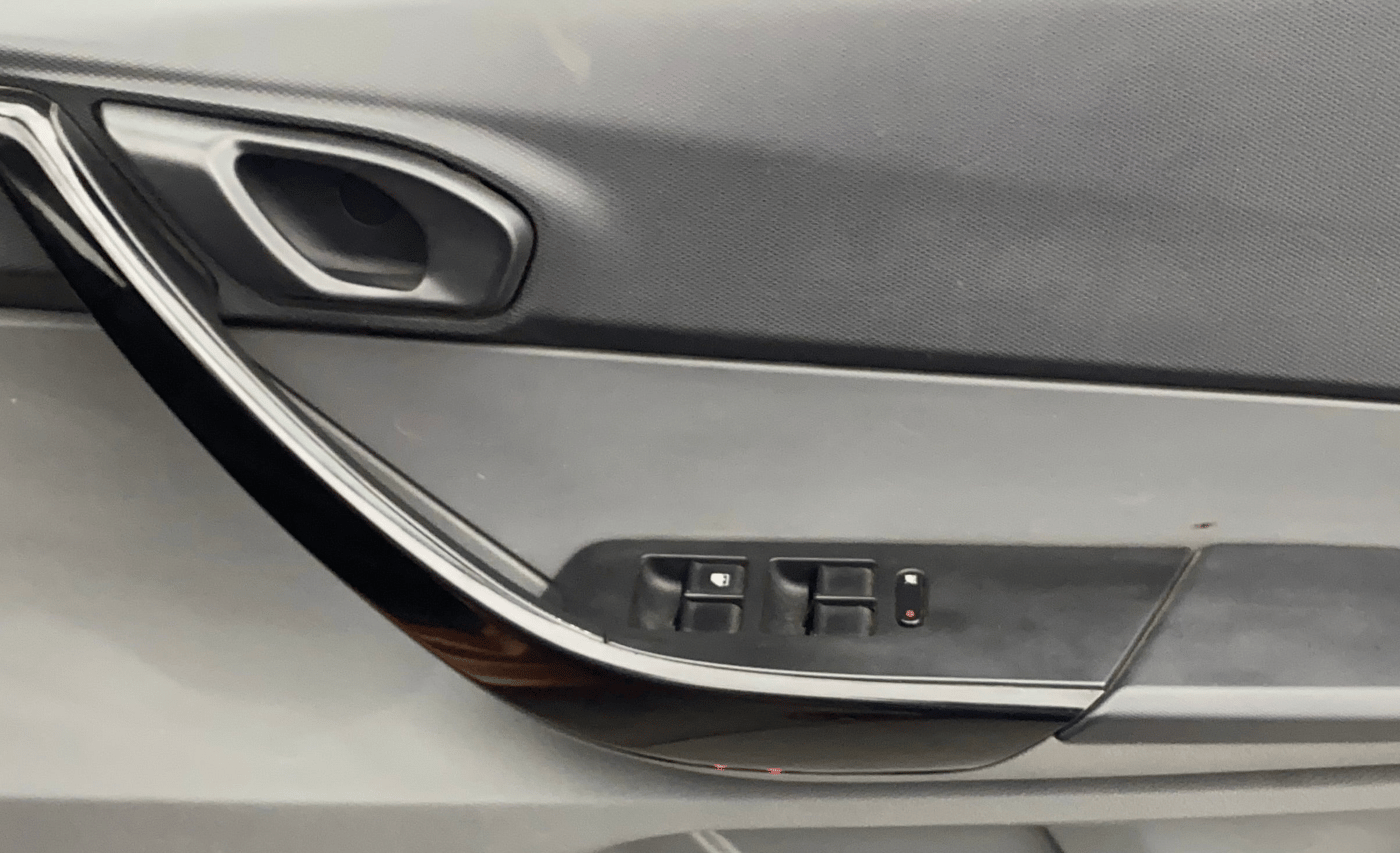 2018 Tata TIGOR XM PETROL, CNG, Manual, 1,15,622 km, Driver Side Door Panels Control