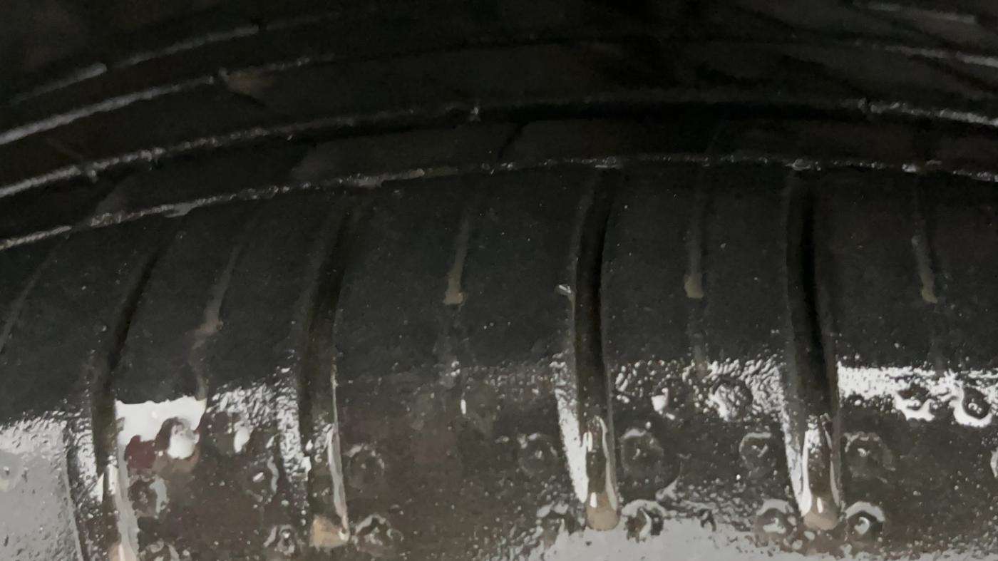 2021 MG HECTOR PLUS SHARP 1.5 PETROL TURBO CVT 6-STR, Petrol, Automatic, 85,694 km, Left Front Tyre Tread
