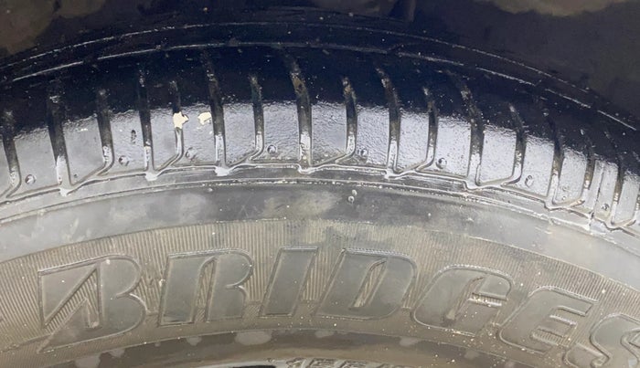 2014 Hyundai i10 MAGNA 1.1, Petrol, Manual, 84,452 km, Right Front Tyre Tread