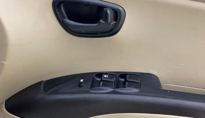 2014 Hyundai i10 MAGNA 1.1, Petrol, Manual, 84,452 km, Driver Side Door Panels Control