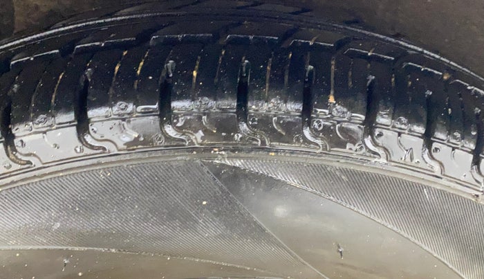 2014 Hyundai i10 MAGNA 1.1, Petrol, Manual, 84,452 km, Left Rear Tyre Tread