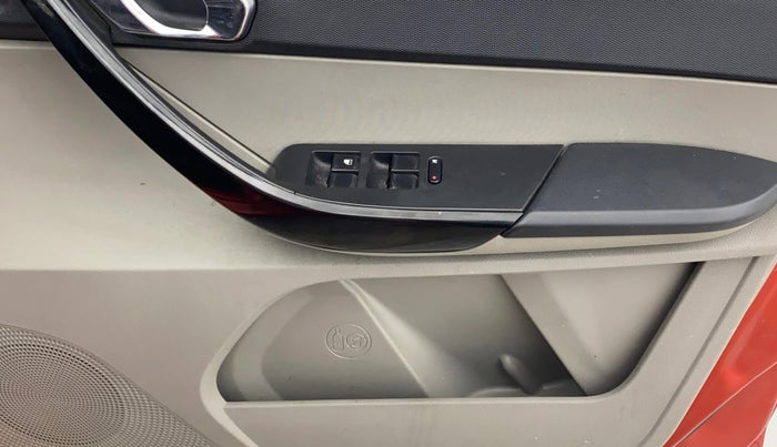 2018 Tata Tiago XZA PETROL, Petrol, Automatic, 44,034 km, Driver Side Door Panels Control
