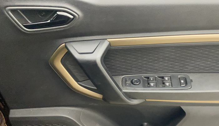 2022 Renault Kiger RXT (O) MT, Petrol, Manual, 48,973 km, Driver Side Door Panels Control