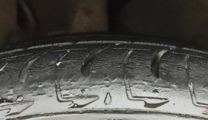 2019 Ford Ecosport TITANIUM 1.0L ECOBOOST SPORTS(SUNROOF), Petrol, Manual, 19,654 km, Right Front Tyre Tread