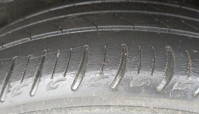 2020 Tata ALTROZ XT PETROL, Petrol, Manual, 56,124 km, Left Rear Tyre Tread