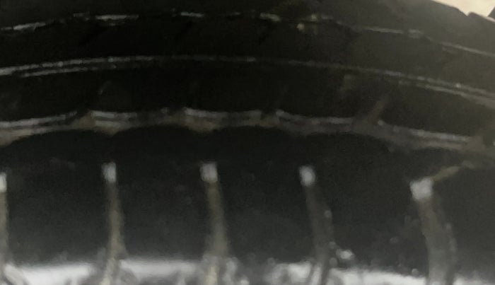 2017 Maruti Wagon R 1.0 VXI, Petrol, Manual, 33,791 km, Left Rear Tyre Tread