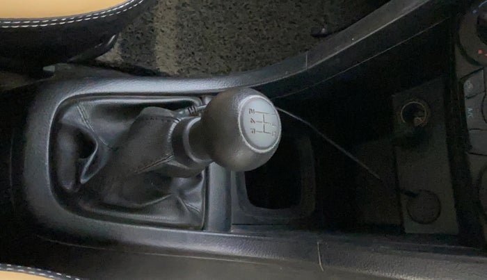 2014 Maruti Swift VXI, Petrol, Manual, 95,878 km, Gear Lever