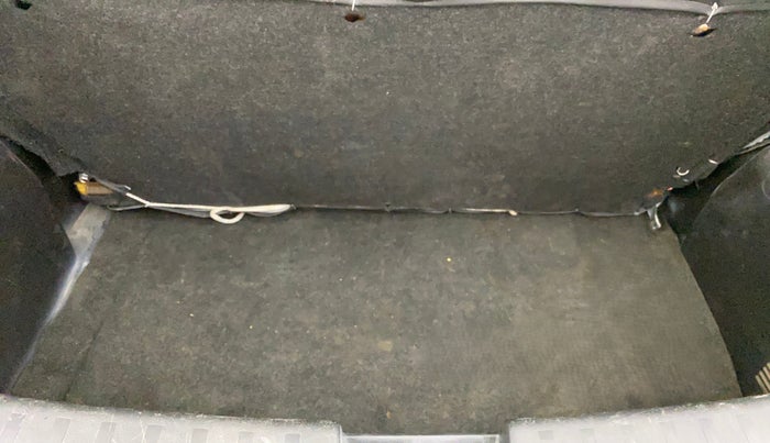 2014 Maruti Swift VXI, Petrol, Manual, 95,878 km, Boot Inside