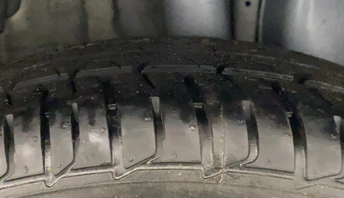 2018 Hyundai Elite i20 MAGNA EXECUTIVE 1.2, Petrol, Manual, 29,948 km, Left Rear Tyre Tread