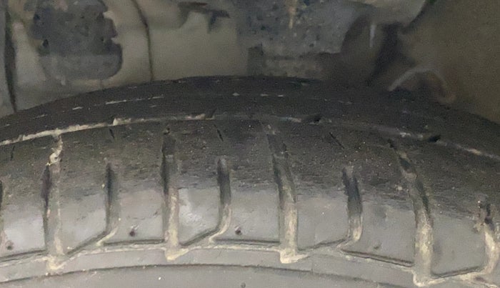 2018 Hyundai Elite i20 MAGNA EXECUTIVE 1.2, Petrol, Manual, 29,948 km, Left Front Tyre Tread