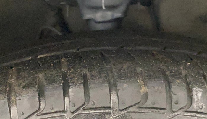 2018 Hyundai Elite i20 MAGNA EXECUTIVE 1.2, Petrol, Manual, 29,948 km, Right Front Tyre Tread