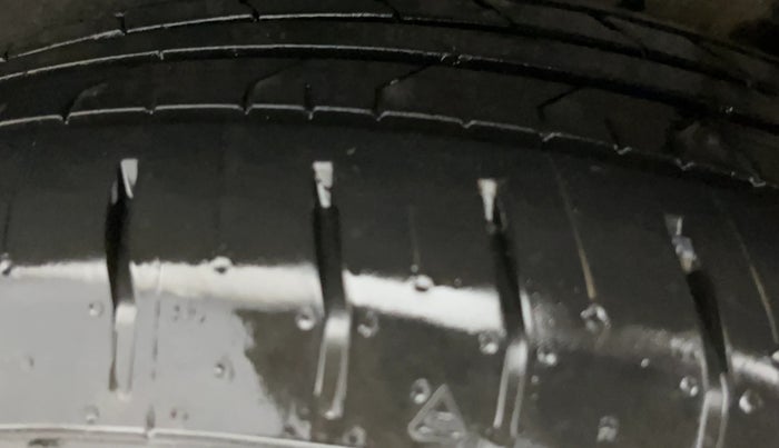 2025 KIA SELTOS HTX (O)1.5 Petrol MT, Petrol, Manual, 8,337 km, Left Rear Tyre Tread