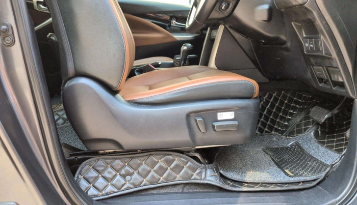 2022 Toyota Innova Crysta 2.4 ZX AT 7 STR, Diesel, Automatic, 37,777 km, Driver Side Adjustment Panel