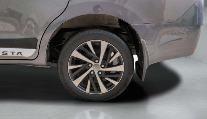 2022 Toyota Innova Crysta 2.4 ZX AT 7 STR, Diesel, Automatic, 37,777 km, Left Rear Wheel