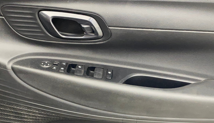 2021 Hyundai NEW I20 SPORTZ 1.2 AT, Petrol, Automatic, 34,660 km, Driver Side Door Panels Control