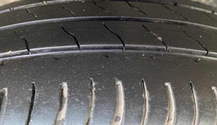 2023 Maruti Ciaz ZETA 1.5 SHVS MT PETROL, Petrol, Manual, 99,239 km, Left Front Tyre Tread