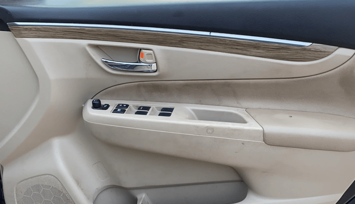 2023 Maruti Ciaz ZETA 1.5 SHVS MT PETROL, Petrol, Manual, 99,239 km, Driver Side Door Panels Control