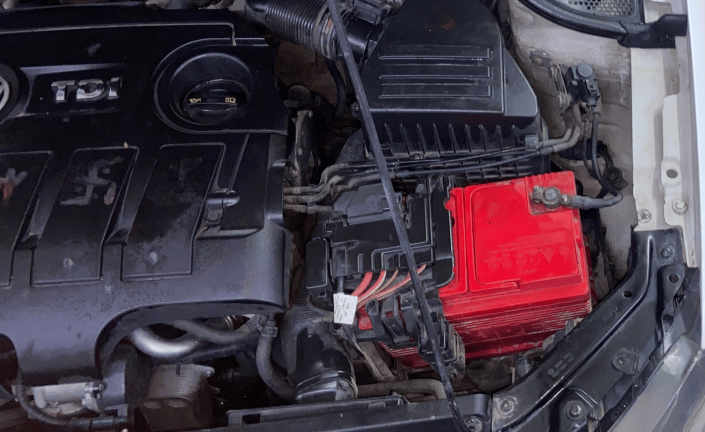 2016 Volkswagen Vento HIGHLINE 1.5 AT, Diesel, Automatic, 1,88,179 km, Engine View - Left