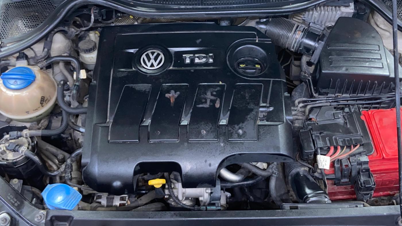 2016 Volkswagen Vento HIGHLINE 1.5 AT, Diesel, Automatic, 1,88,179 km, Engine View