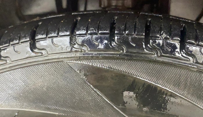 2016 Datsun Redi Go T (O), Petrol, Manual, 69,456 km, Left Front Tyre Tread