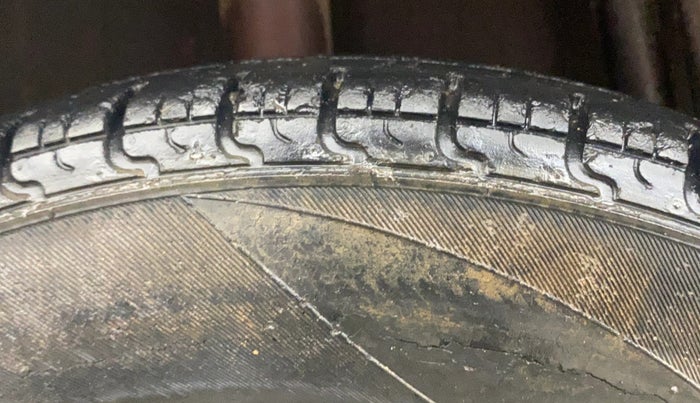 2016 Datsun Redi Go T (O), Petrol, Manual, 69,456 km, Right Rear Tyre Tread