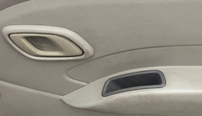 2016 Datsun Redi Go T (O), Petrol, Manual, 69,456 km, Driver Side Door Panels Control