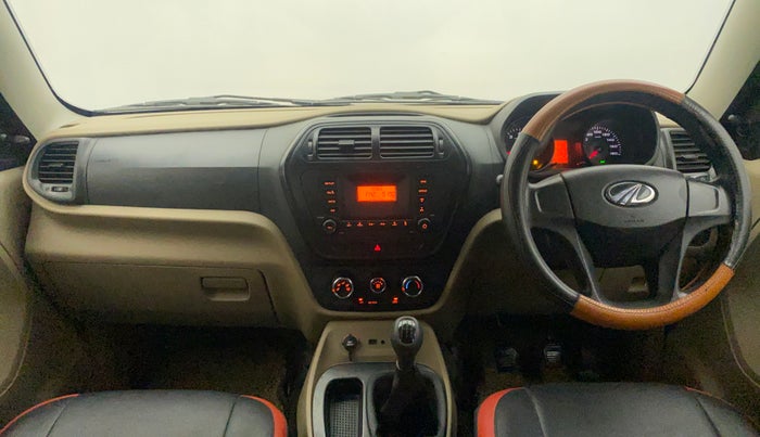 2018 Mahindra TUV300 T6 PLUS, Diesel, Manual, 79,816 km, Dashboard