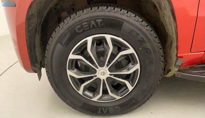 2018 Mahindra TUV300 T6 PLUS, Diesel, Manual, 79,816 km, Left Front Wheel